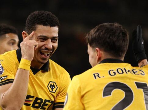 André marca nos acréscimos e Wolverhampton derrota Liverpool por 2 a 1