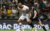 Lucas entrou no segundo tempo e precisou deixar a Arena MRV de ambulância após se lesionar