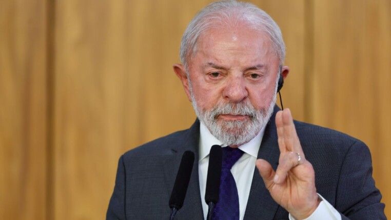 Lula defende que Brasil precisa melhorar defesas militares