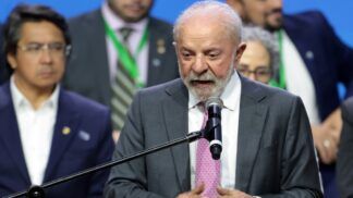 Lula participou da II Conferência Nacional do Trabalho e de lançamentos de remédios para o SUS