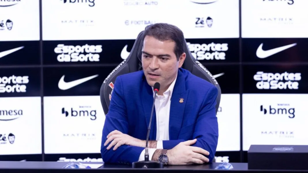 Marcelo Paz, executivo de futebol do Corinthians, detalhou a proposta do Milan, da Itália, pelo volante André Luiz