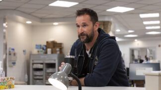 Noah Wyle vence prêmio de Melhor Ator em Drama e consagra elenco de The Pitt no The Actor Awards