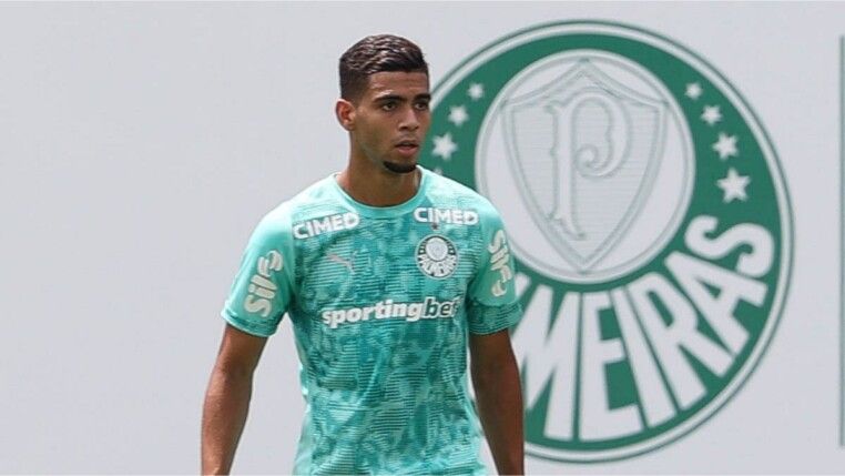 Arthur, bola da vez no Palmeiras, passou a limpo sua carreira