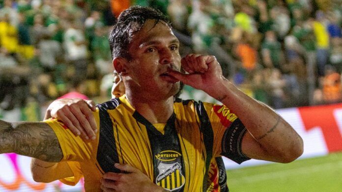 Robson projeta duelos das finais contra o Palmeiras: “Não custa nada sonhar”