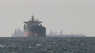 Navios no Estreito de Ormuz