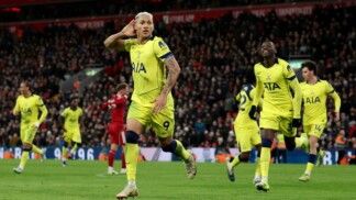 Richarlison marcou o gol do empate do Tottenham contra o Liverpool