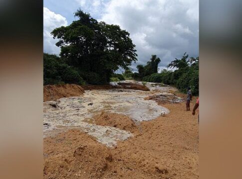 Vídeo mostra momento emocionante em que água volta a correr em rio no Piauí