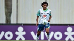 Iago Machado, zagueiro da base do Corinthians, completou alguns treinos da Seleção Sub-20