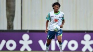 Iago Machado, zagueiro da base do Corinthians, completou alguns treinos da Seleção Sub-20