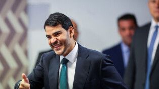 Jorge Messias chega para sabatina no STF