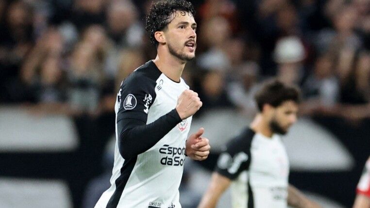 Soccer Football - Copa Libertadores - Group E - Corinthians v Santa Fe - Neo Quimica Arena, Sao Paulo, Brazil - April 15, 2026 Corinthians' Gustavo Henrique celebrates scoring their second goal REUTERS/Jorge Silva