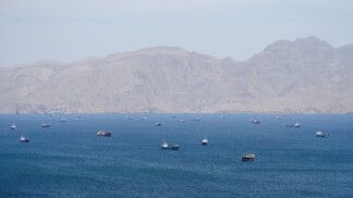 Navios no Estreito de Ormuz