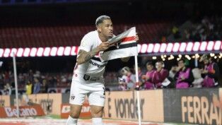 SP - COPA DO BRASIL/SÃO PAULO X JUVENTUDE - ESPORTES - Gol de Luciano durante a partida entre São Paulo e Juventude, válida pela quinta fase Copa do Brasil, no Estádio do Morumbis, na zona sul de São Paulo, nesta terça-feira (21). 21/04/2026 - Foto: FABRICIO BOMJARDIM/THENEWS2/ESTADÃO CONTEÚDO