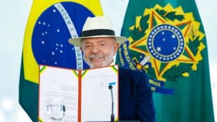 Assinatura do decreto de promulgação do Acordo de Comércio entre União Europeia e Mercosul 28.04.2026 – Presidente da República, Luiz Inácio Lula da Silva, durante assinatura do decreto de promulgação do Acordo de Comércio entre União Europeia e Mercosul, no Palácio do Planalto. Brasília - DF.