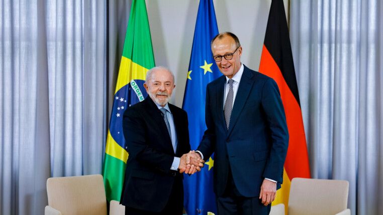 Lula aperta a mão de Merz, chanceler da Alemanha