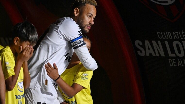 Soccer Football - Recopa Sudamericana - Group D - San Lorenzo v Santos - Estadio Pedro Bidegain, Buenos Aires, Argentina - April 28, 2026 Santos's Neymar before the match REUTERS/Rodrigo Valle