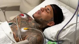 Cantor Anderson Neiff no hospital após ser baleado