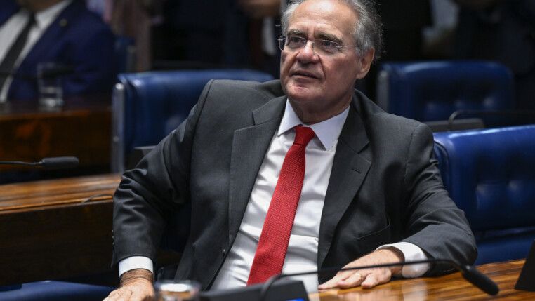 Plenário do Senado Federal durante sessão deliberativa ordinária destinada à deliberação de indicados a embaixadores e dos demais itens constantes da pauta publicada pela Secretaria-Geral da Mesa. Ordem do dia. Em discurso, à tribuna, Mesa: presidente do Senado Federal, senador Davi Alcolumbre (União-AP); secretário-geral da Mesa do Senado Federal, Danilo Augusto Barboza de Aguiar. Bancada: senador Hamilton Mourão (Republicanos-RS); deputado Odair Cunha (PT-MG); senadora Tereza Cristina (PP-MS); senadora Zenaide Maia (PSD-RN). Em pronunciamento, à bancada, Foto: Carlos Moura/Agência Senado