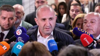 Rumen Radev, former Bulgarian president and leader of Progressive Bulgaria coalition, speaks to the media after the first exit polls at the parliamentary election, in Sofia, Bulgaria, April 19, 2026. REUTERS/Spasiyana Sergieva