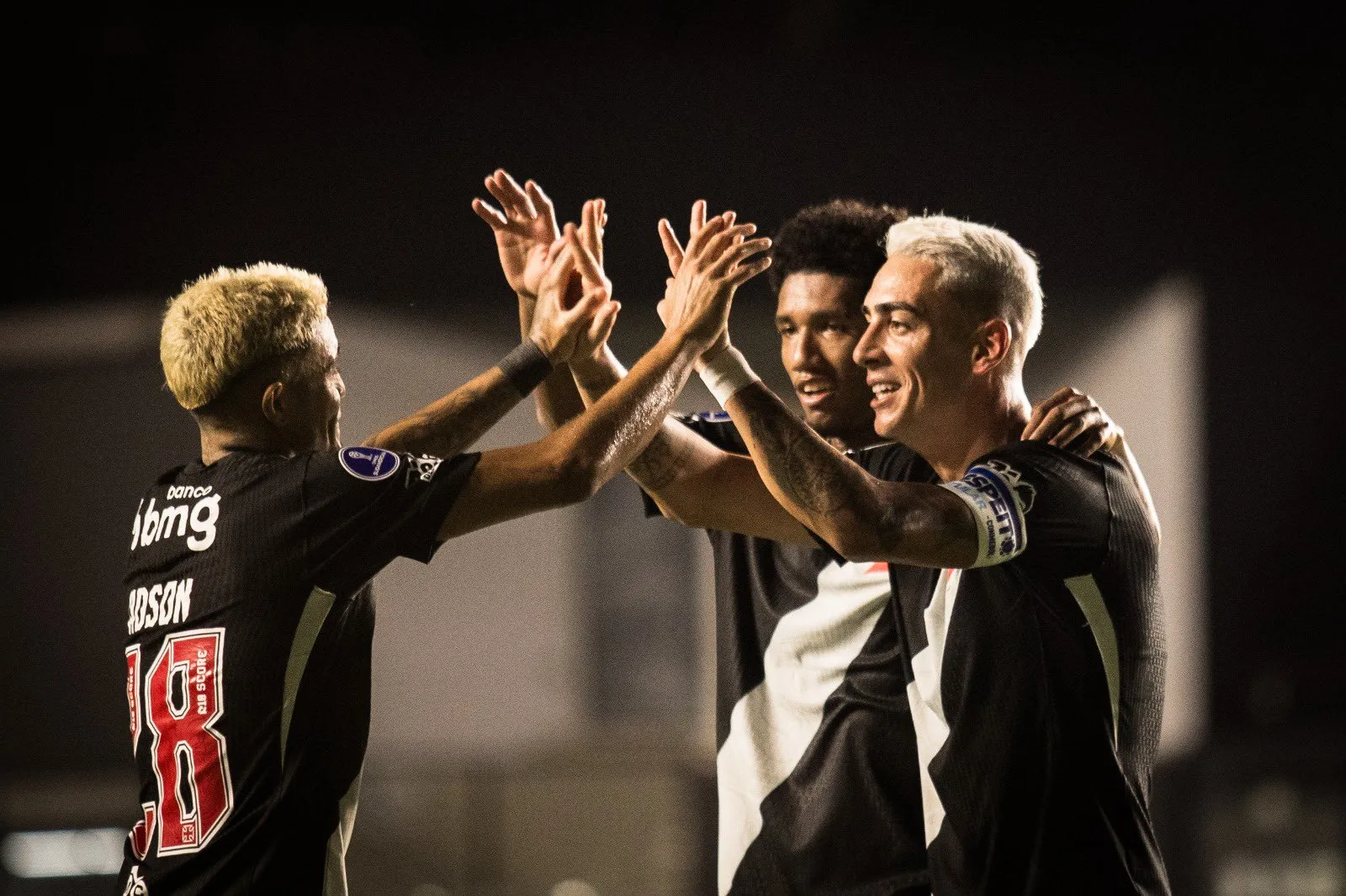 Vasco inicia preparação para duelo decisivo contra o Vitória