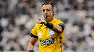 Raphael Claus foi um dos brasileiros escolhidos para apitar a Copa do Mundo de 2026