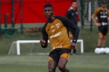 Arboleda em treino do São Paulo