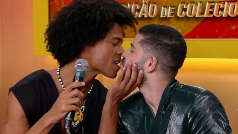 breno-e-marcelo-beijo