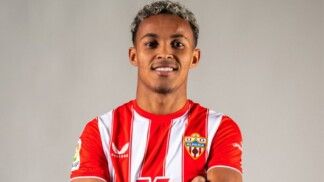 Lázaro foi comprado pelo Almería em 2022, mas o Flamengo alega não ter recebido pelo negócio