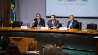 Ministros Dario Durigan, Bruno Moretti e José Guimarães concedem entrevista coletiva