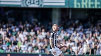 O Coritiba venceu o Atlético-MG neste domingo (19/04)