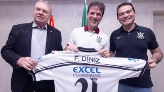 Fernando Diniz foi jogador do Corinthians entre 1997 e 1998