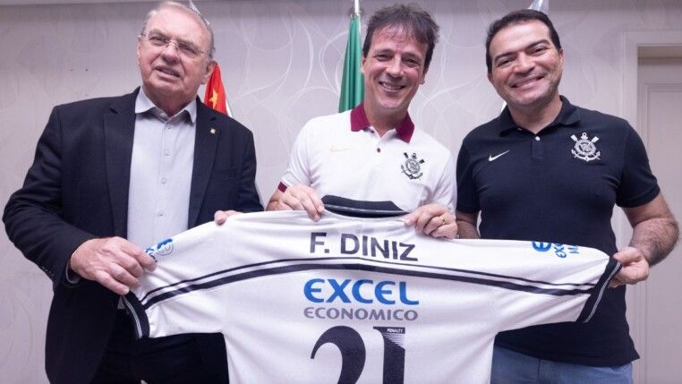 Fernando Diniz foi jogador do Corinthians entre 1997 e 1998