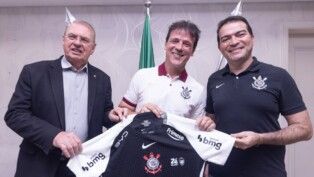Fernando Diniz assinou com o Corinthians até o fim de 2026