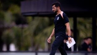 Léo Porto foi contratado pelo Corinthians para integrar a comissão técnica de Fernando Diniz
