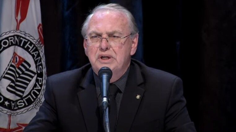 Os órgãos internos do Corinthians precisam deliberar sobre as contas do clube até o fim deste mês