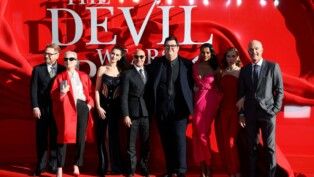 Kenneth Branagh, Meryl Streep, Anne Hathaway, Stanley Tucci, Caleb Hearon, Simone Ashley, Emily Blunt e David Frankel participam da estreia europeia de “O Diabo Veste Prada 2”, em Londres, Reino Unido