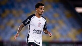 Allan foi expulso após balançar seus órgãos genitais em direção ao banco do Fluminense