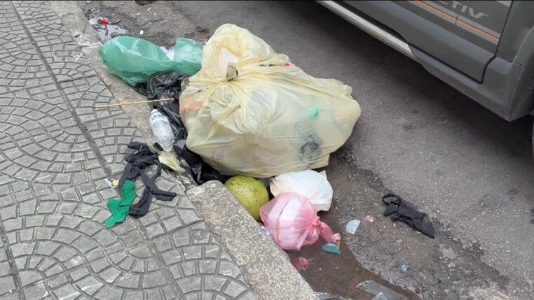 Descarte irrgular no Brás | Por Júlia Takahashi - TMC