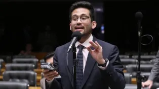 Kim Kataguiri na tribuna da Câmara