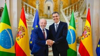 Presidente da República, Luiz Inácio Lula da Silva, durante cerimônia oficial de chegada. Jardins do Palácio de Pedralbes, Espanha