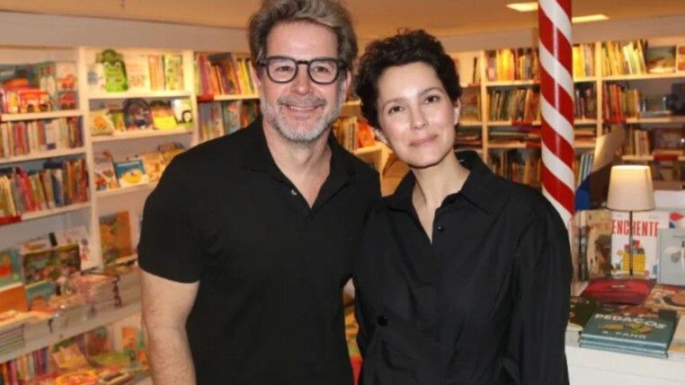 Murilo prestigiou a ex-namorada, Cecília, em lançamento de livro. (Foto: Rogério Fidalgo/AgNews)