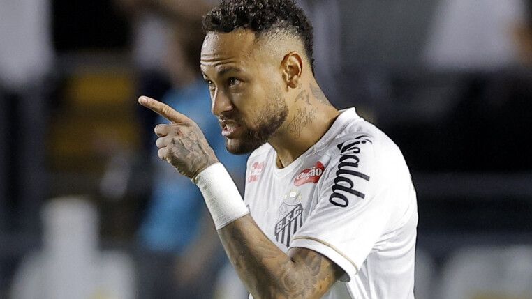 Neymar em jogo da Sul-Americana do Santos x Recoleta