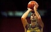 Oscar Schmidt recusou a NBA uma vez para seguir defendendo a seleção brasileira