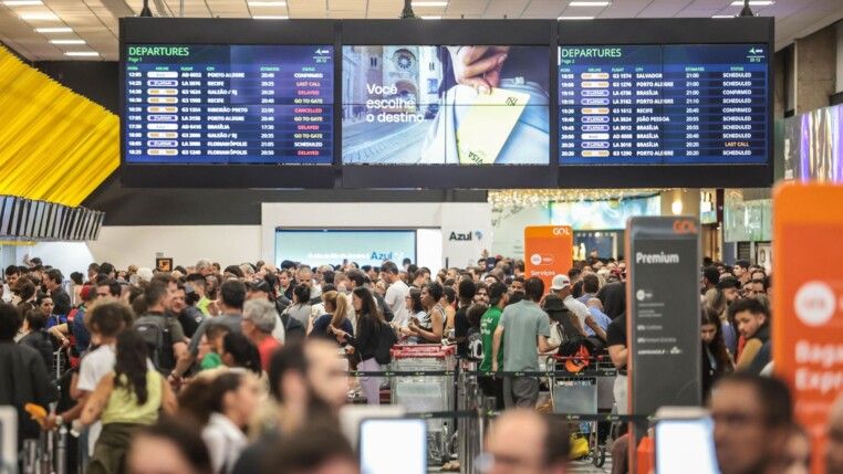Passageiros possuem direitos previstos pela ANAC (Paulo Pinto/Agência Brasil)
