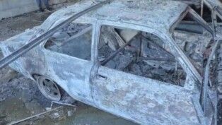 Carro foi incendiado por completo (Reprodução/Instagram/mcgui)