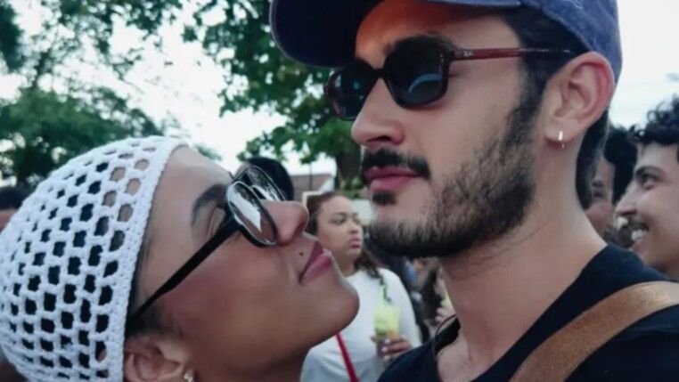 Atores assumiram publicamente o relacionamento (Reprodução/Instagram/ramillexs)