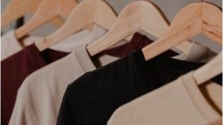 Opções mais sóbrias serão utilizadas em looks do outono (Reprodução: Unsplash)