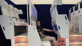 Na foto há o projeto definitivo da cabine de dois andares.