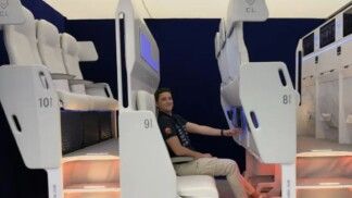 Na foto há o projeto definitivo da cabine de dois andares.