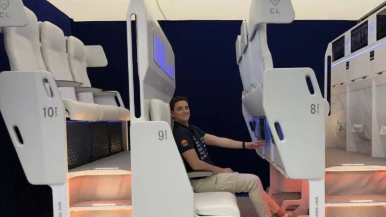 Na foto há o projeto definitivo da cabine de dois andares.